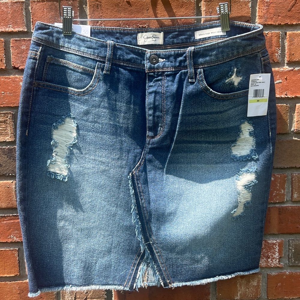 NWT Hand-painted Jessica Simpson Denim Skirt with Mona Lisa Pocket Size 30 - Picture 2 of 6